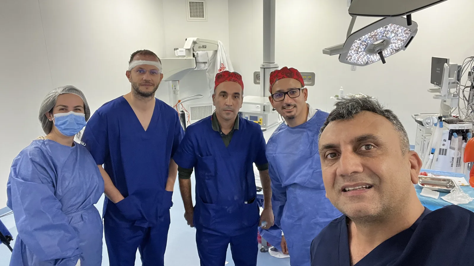 Dr. Arslan Musbeh and the Hairmedico surgical team in the operating theatre, Istanbul