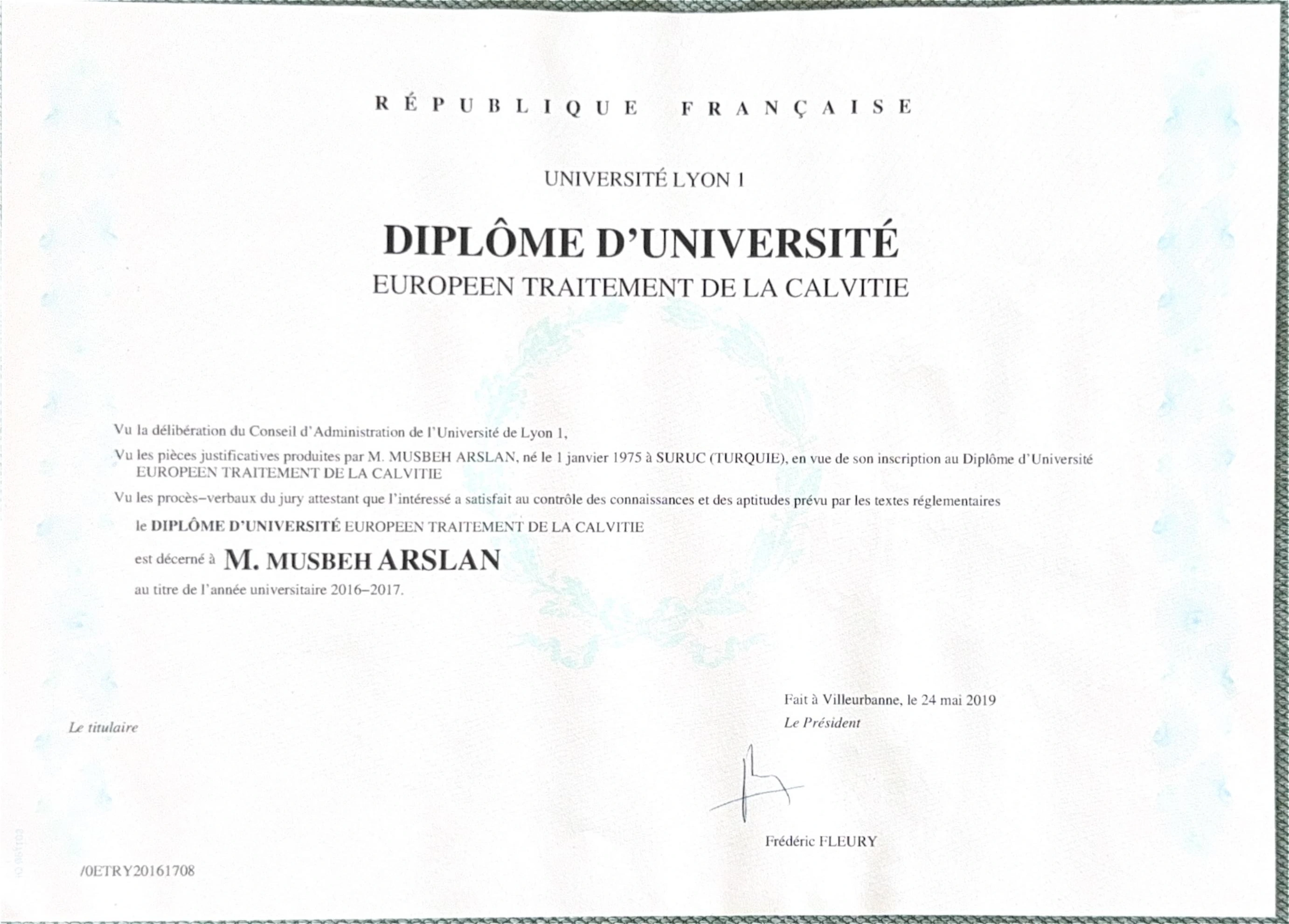 Dyplom Uniwersytecki — Leczenie Łysienia